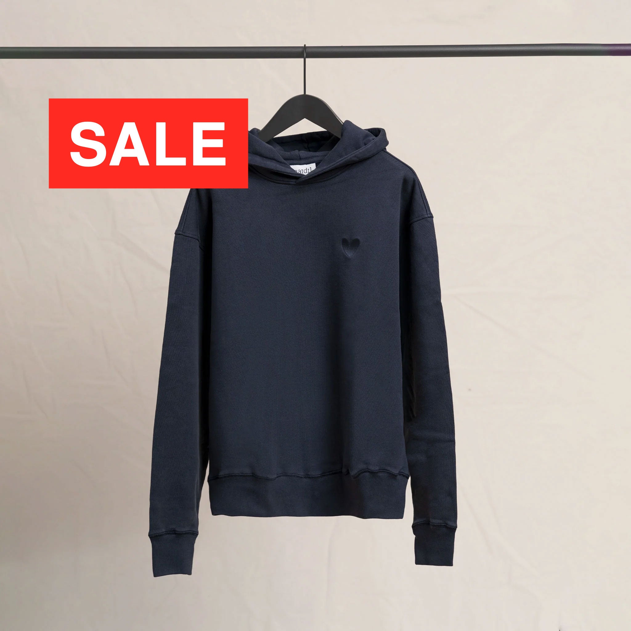 Oversized Hoodie mit Ton in Ton Herz Logo