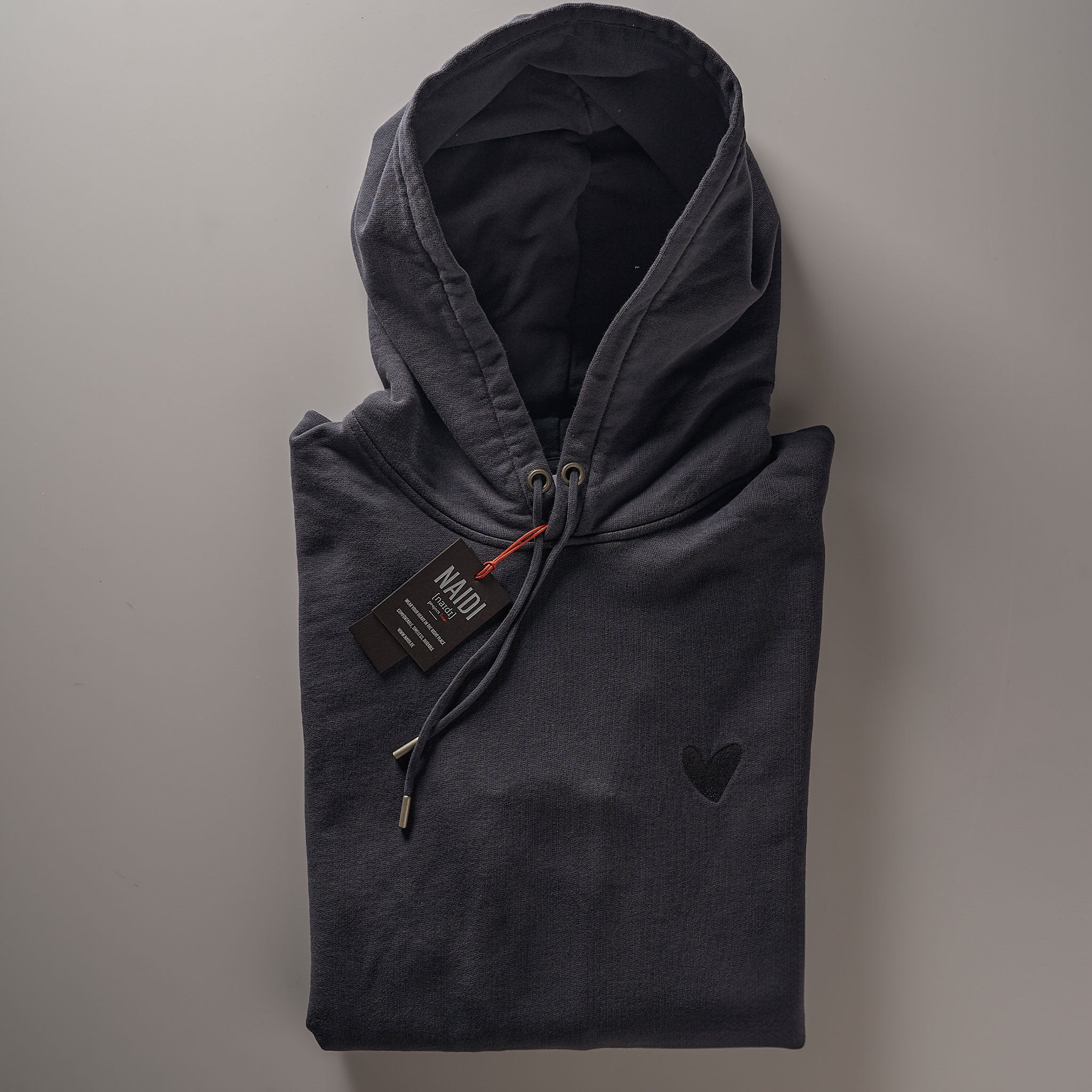 Hoodie mit Ton in Ton Herz Logo