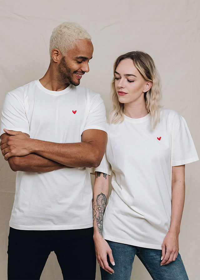 Rundhals T-Shirt mit Herz Logo