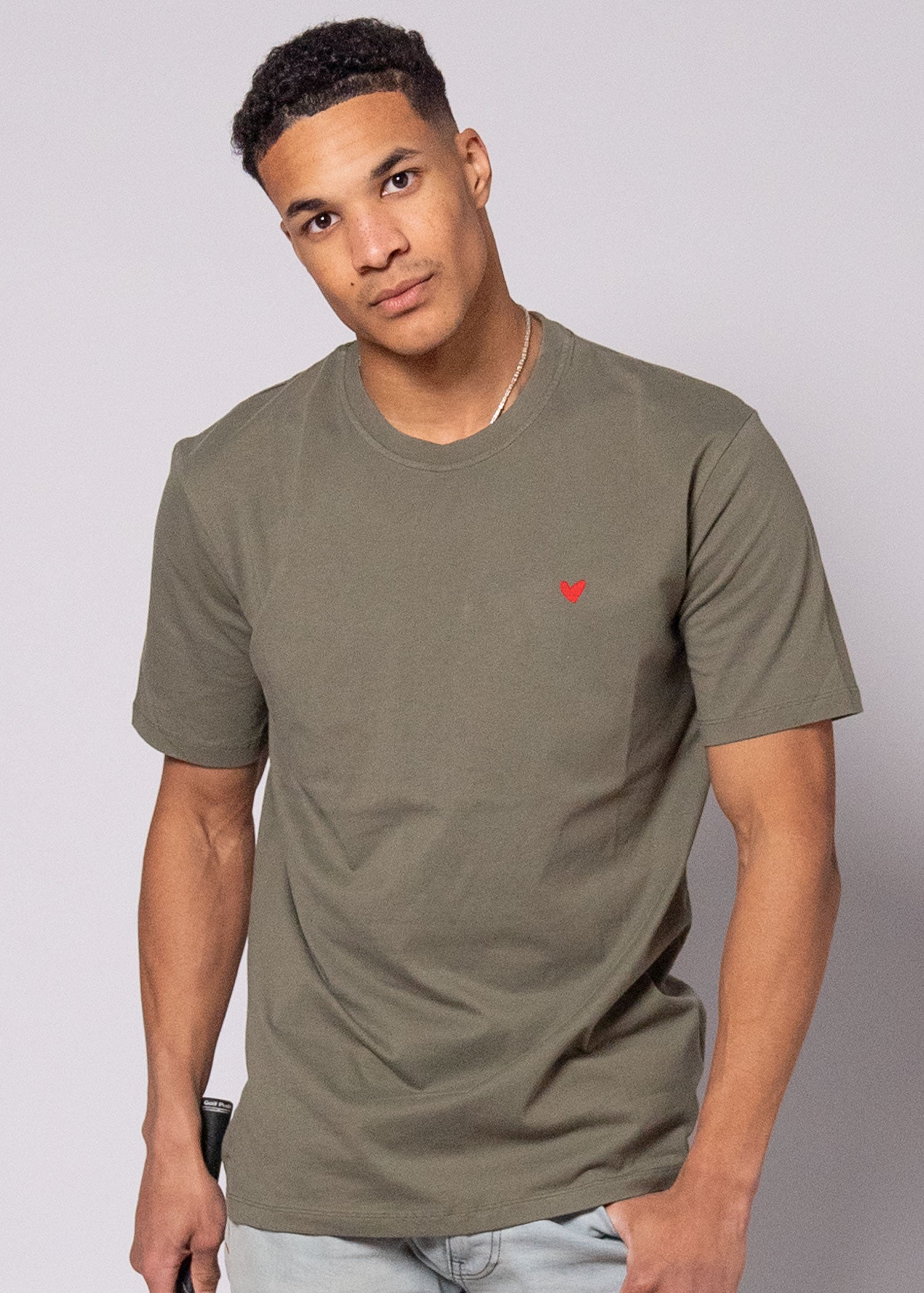 Rundhals T-Shirt mit Herz Logo