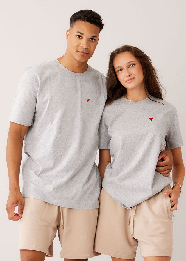 Rundhals T-Shirt mit Herz Logo