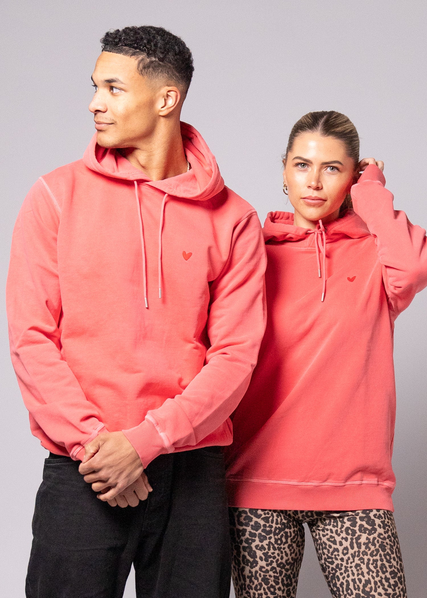 Stone Washed Hoodie mit Herz Logo