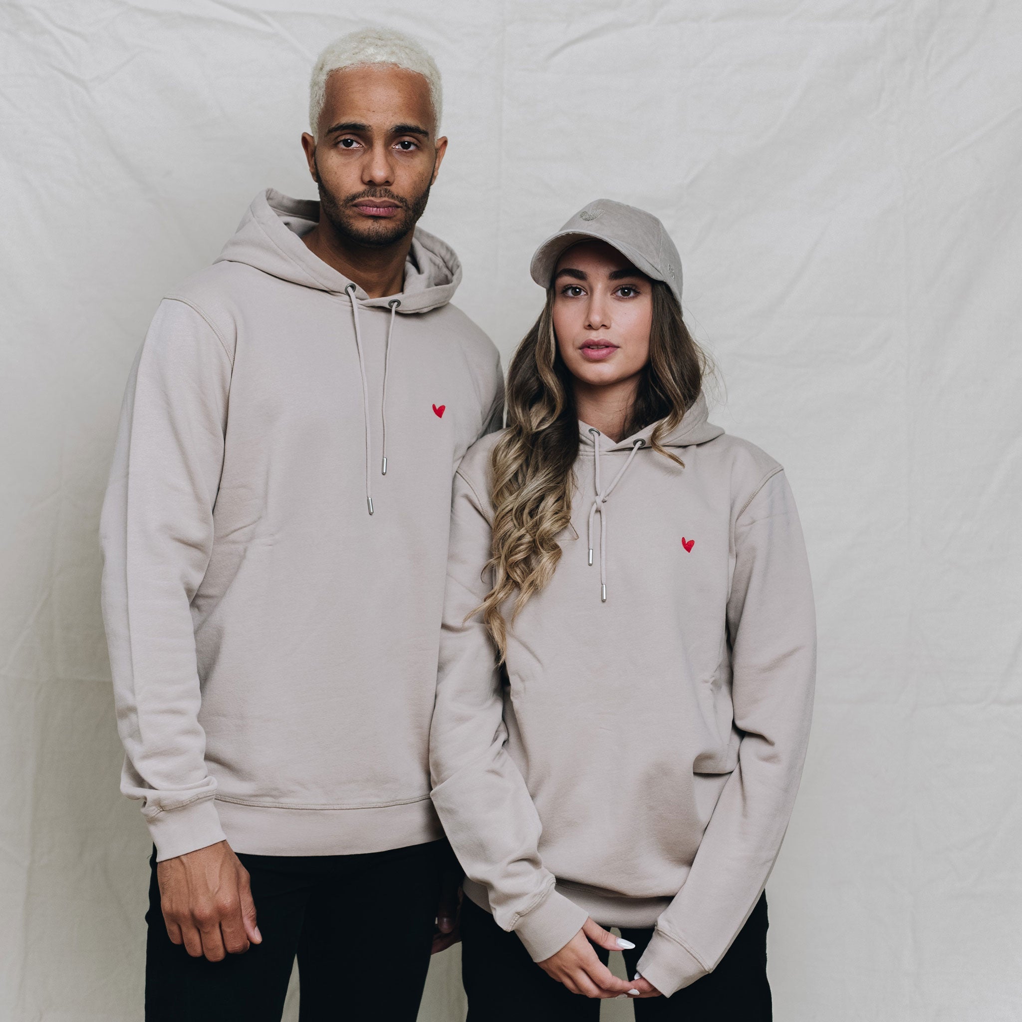 Hoodie mit Herz Logo