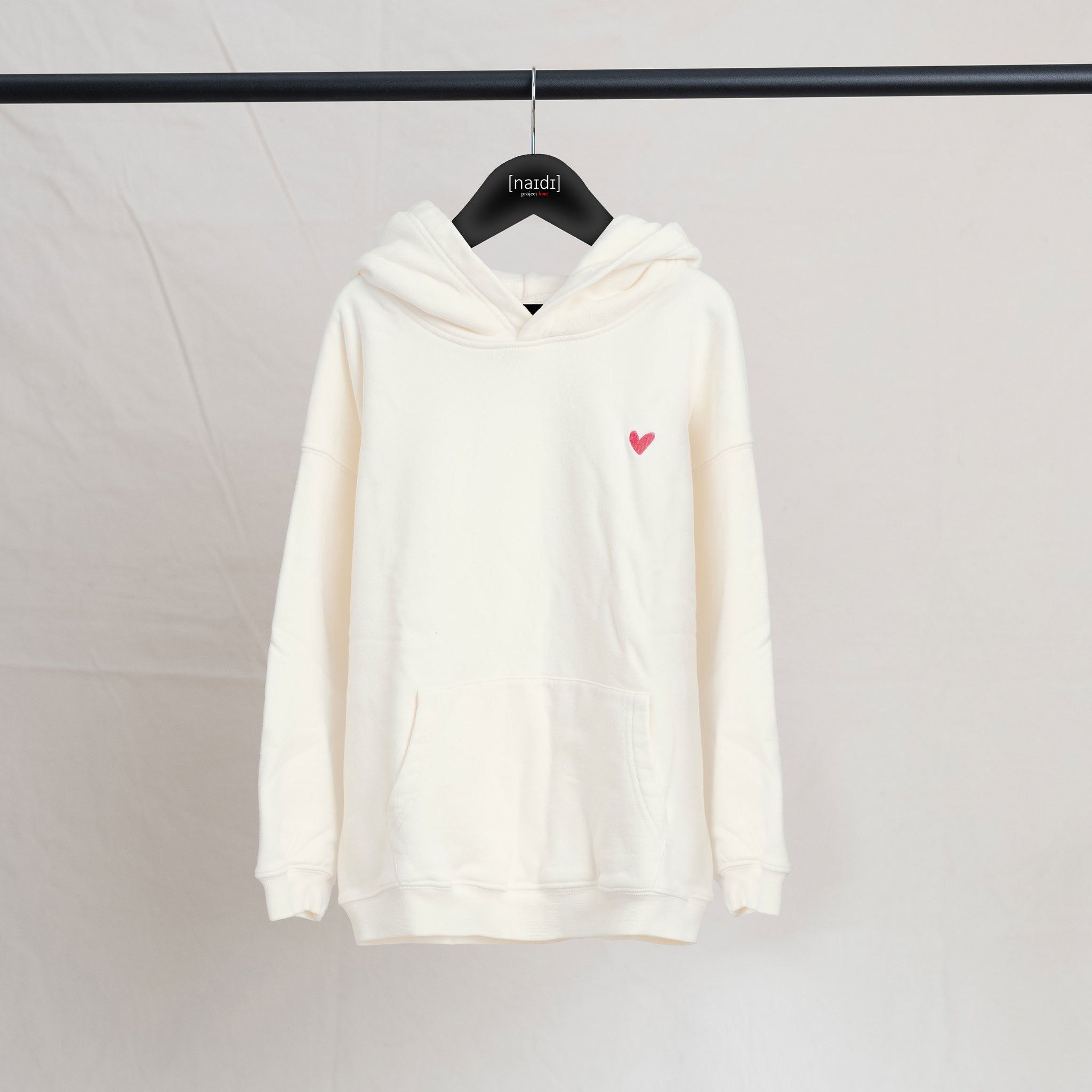 Kinder Hoodie mit rotem Herz Logo