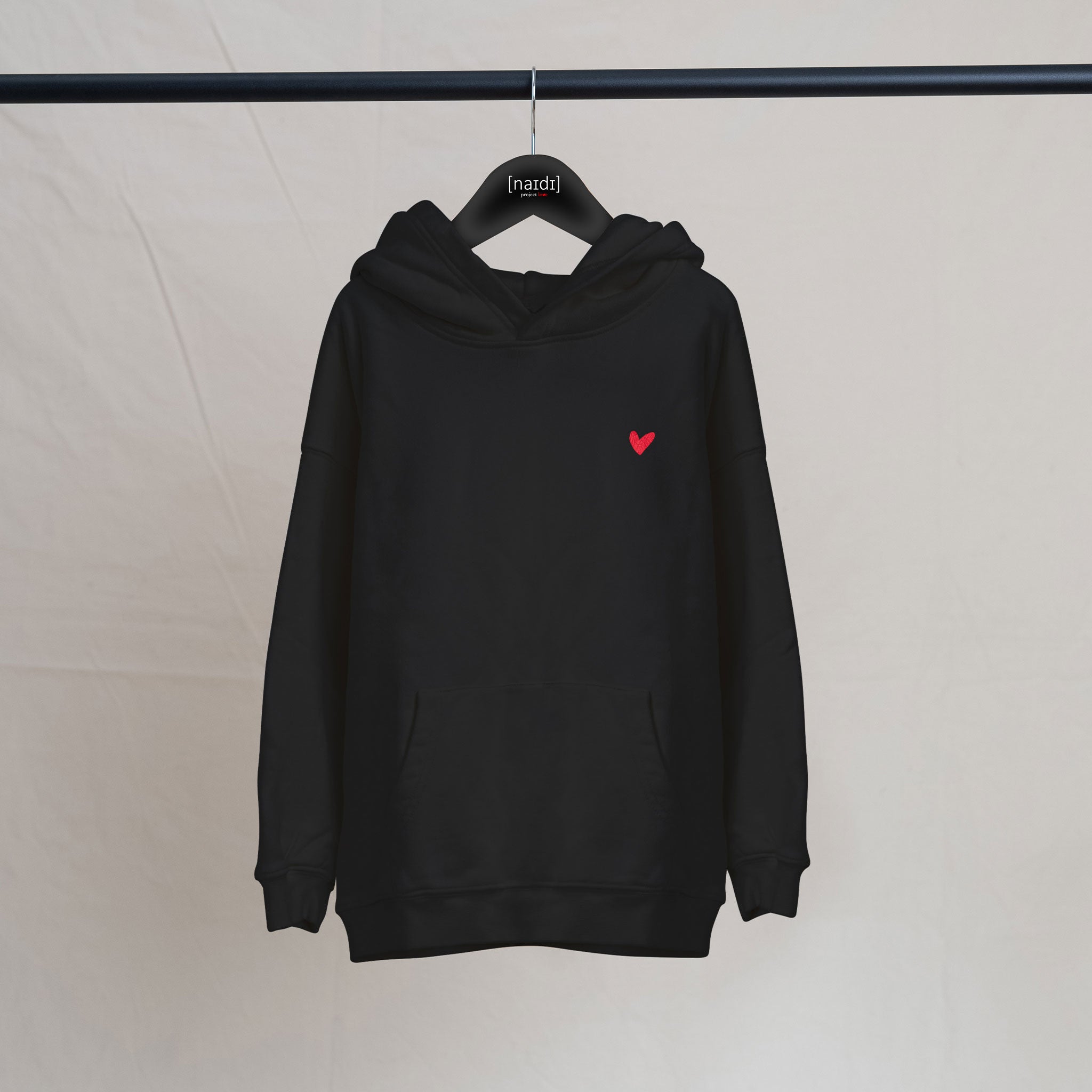 Kinder Hoodie mit rotem Herz Logo