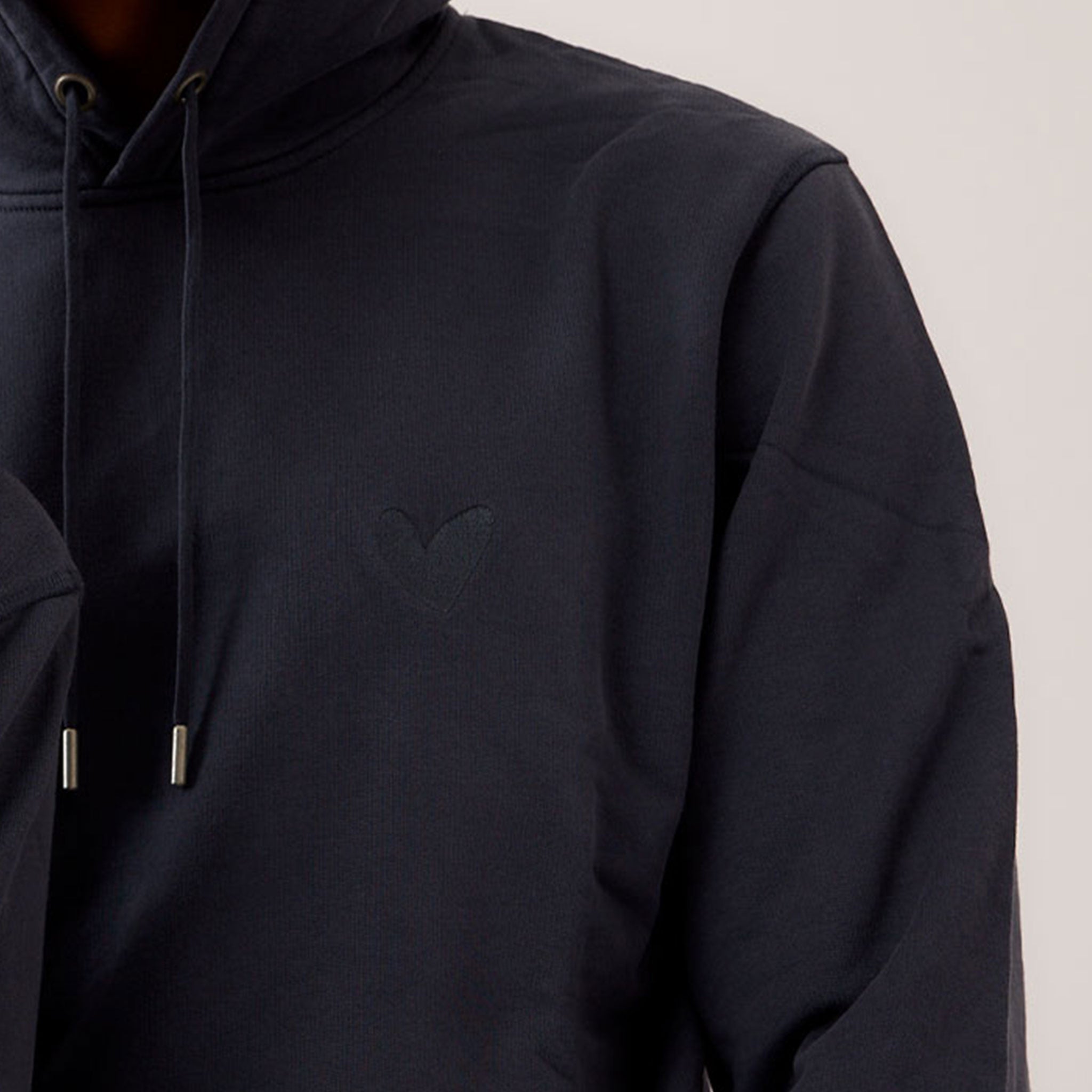 Hoodie mit Ton in Ton Herz Logo