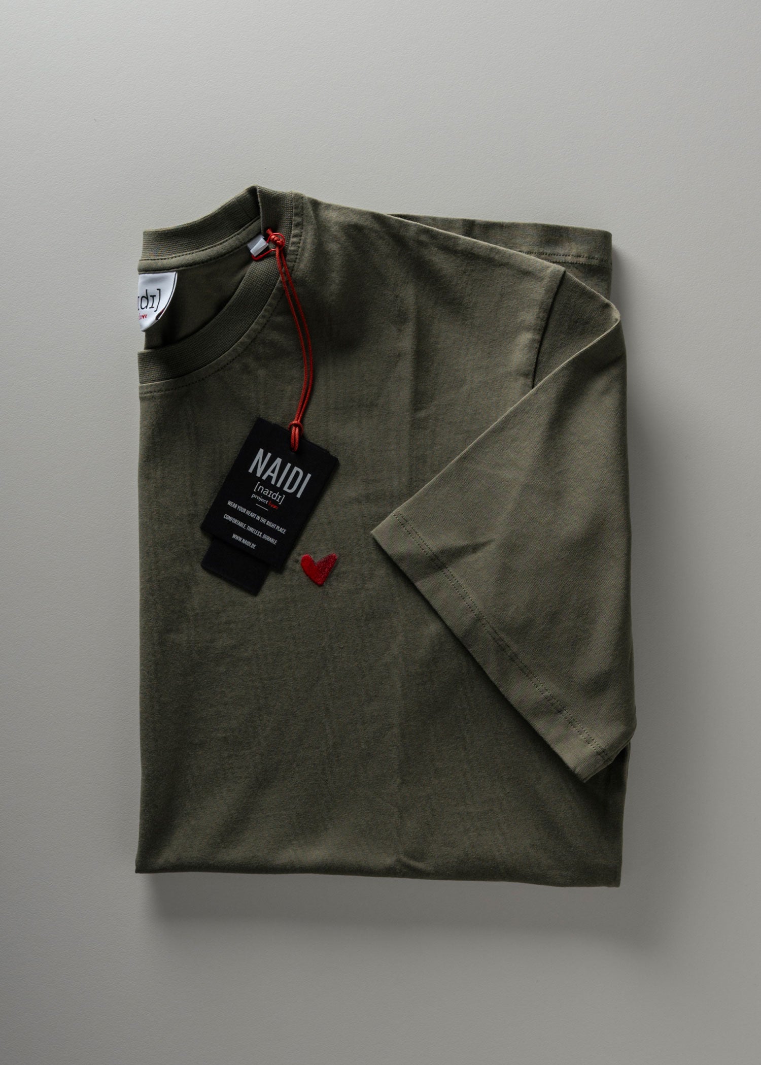 Rundhals T-Shirt mit Herz Logo