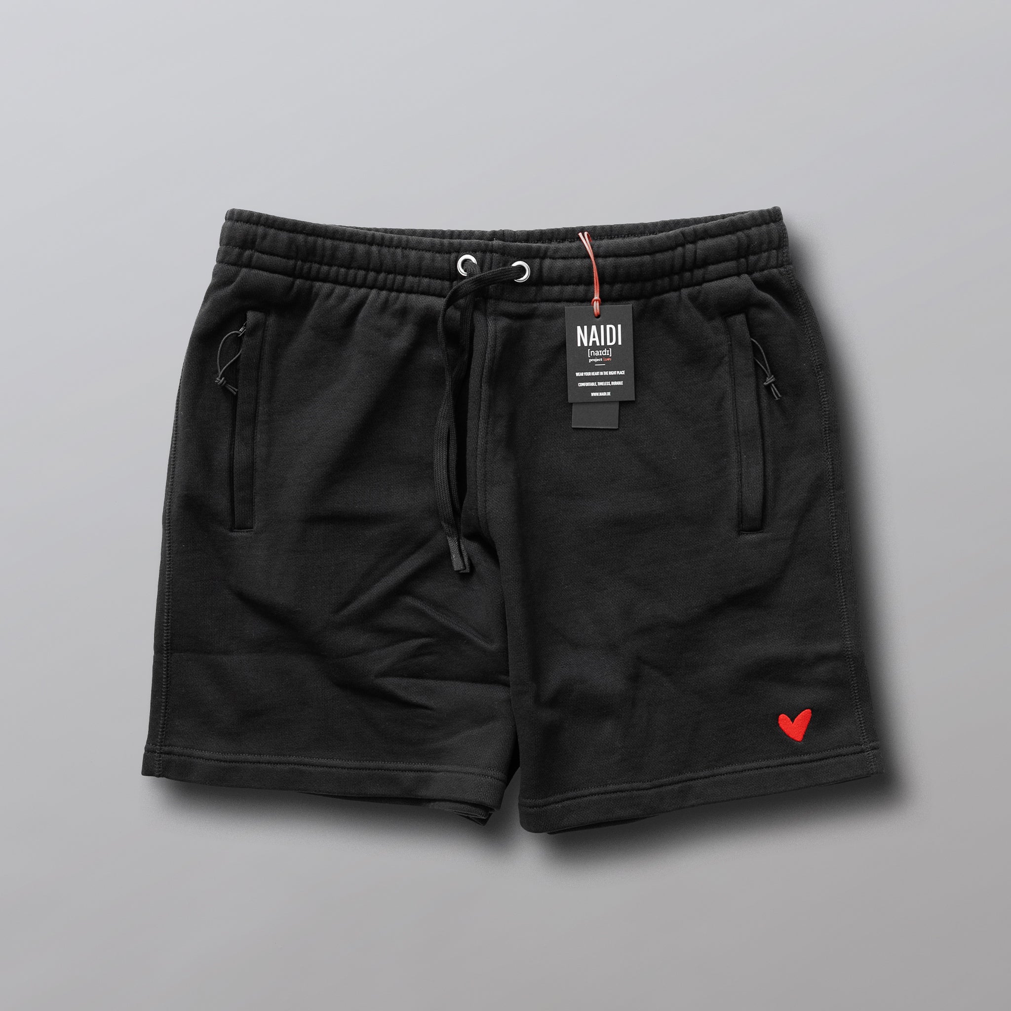 Premium Shorts mit Herz Logo