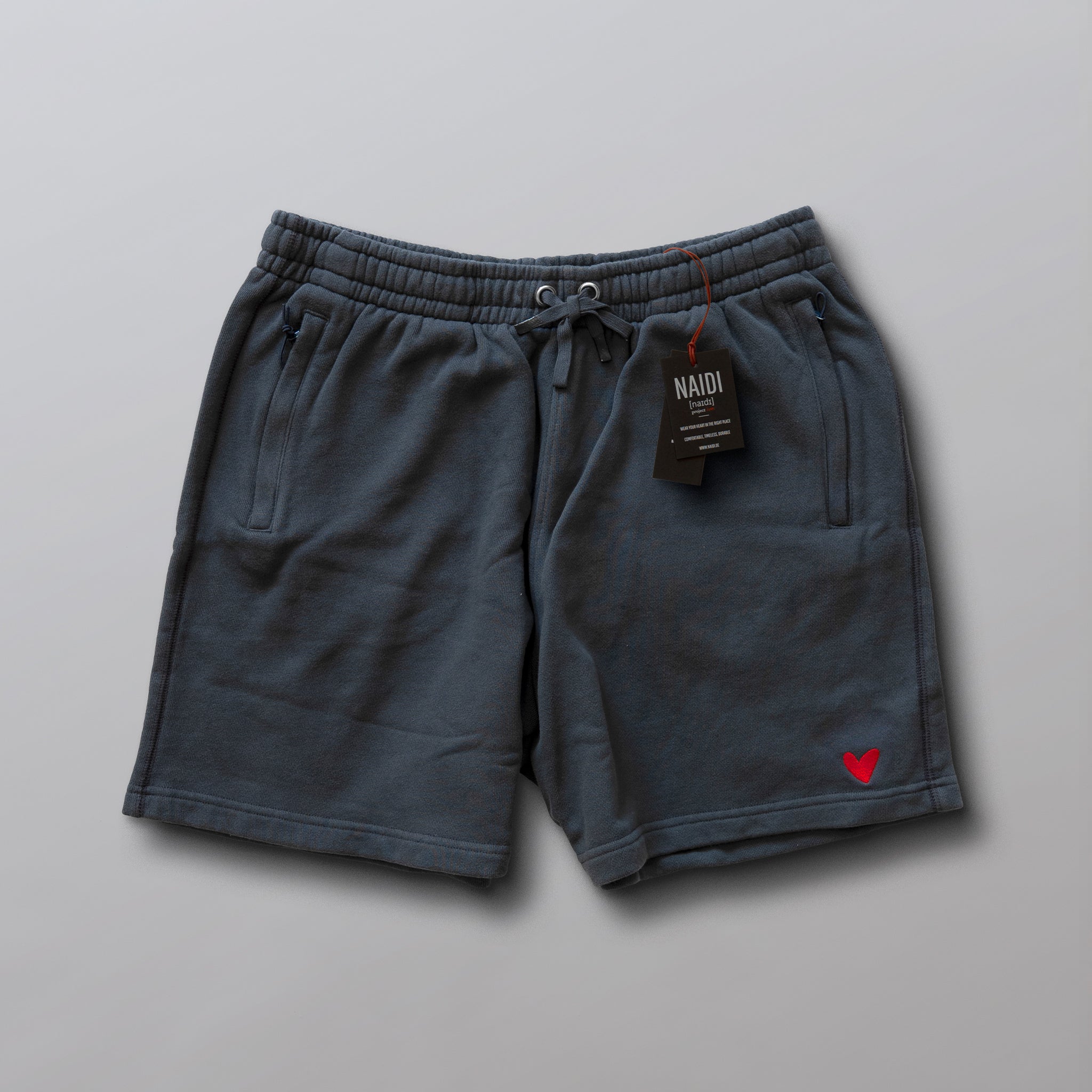 Premium Shorts mit Herz Logo