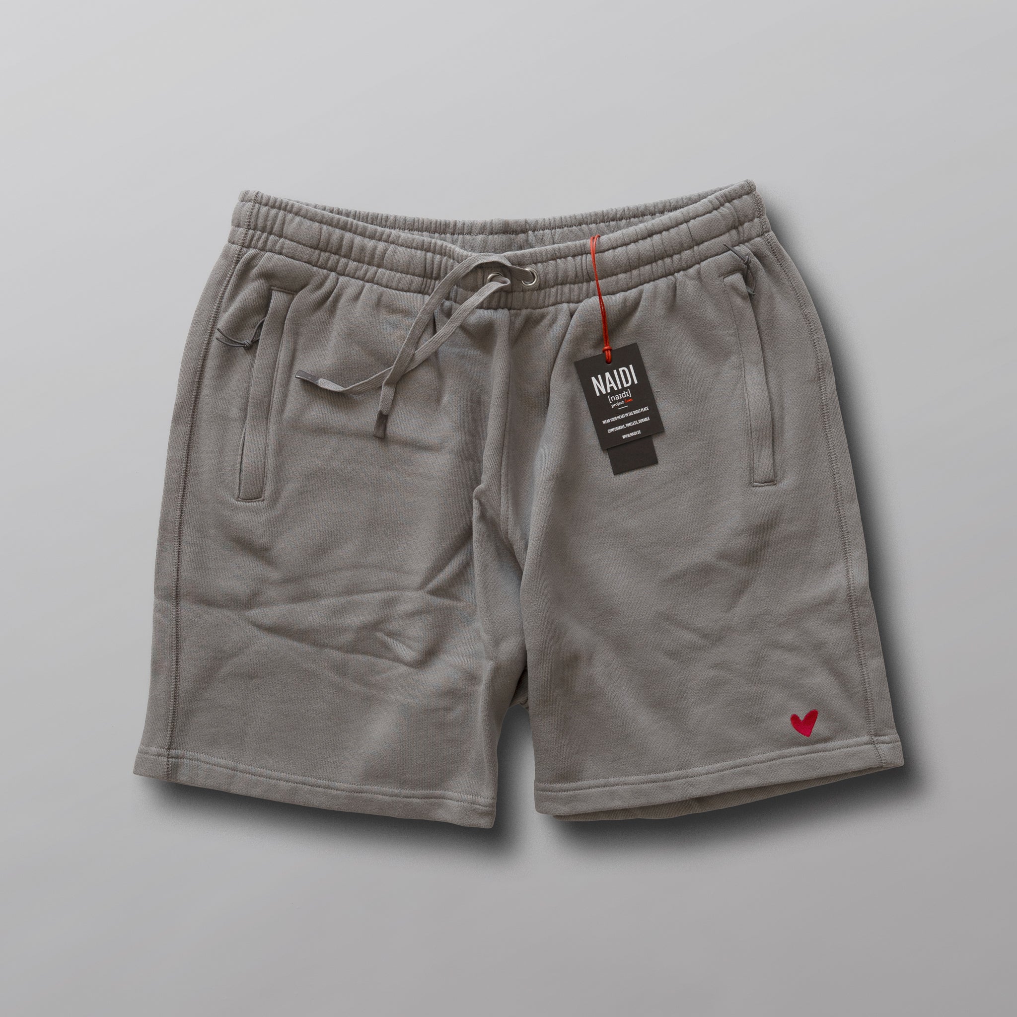 Premium Shorts mit Herz Logo