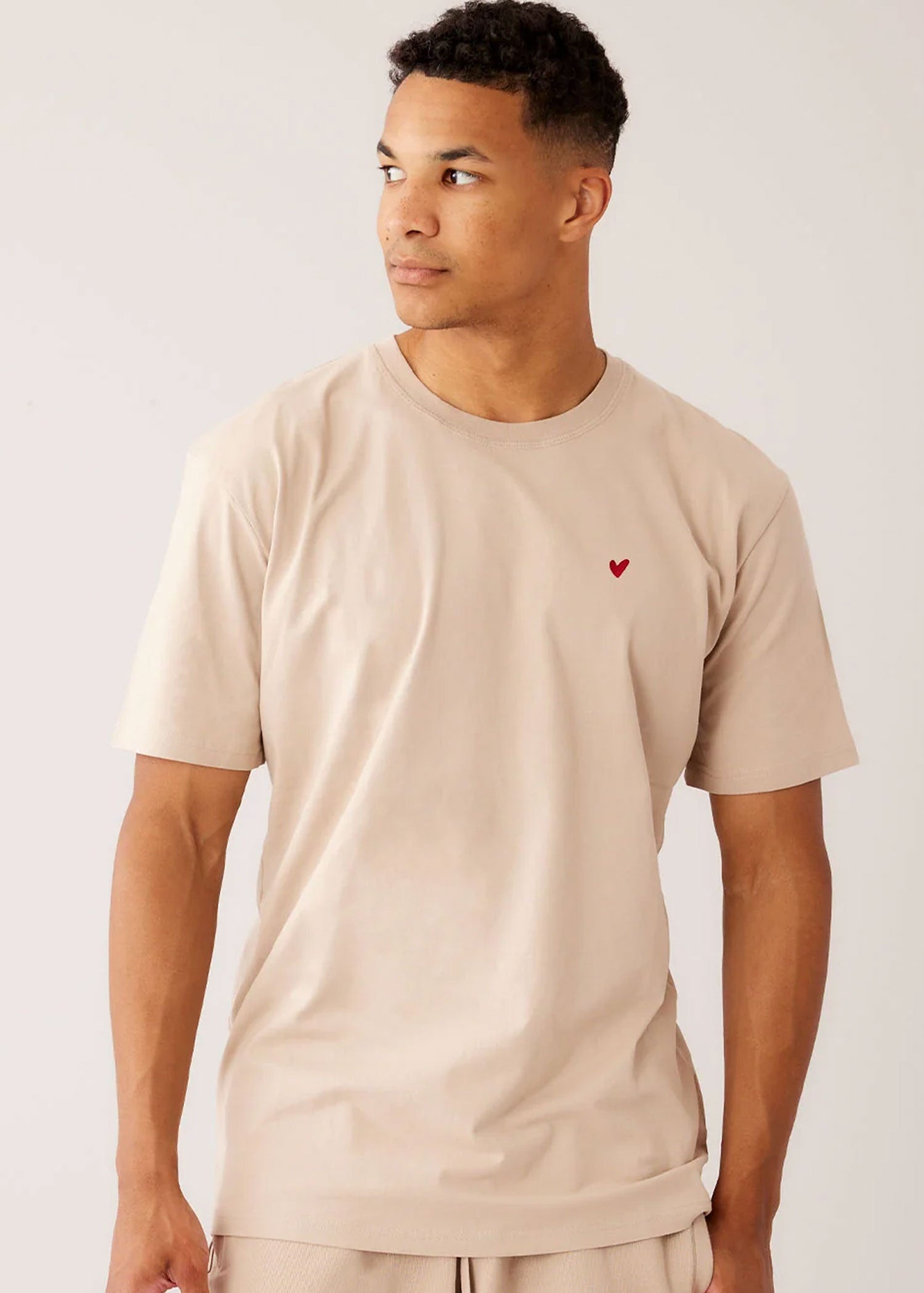 Rundhals T-Shirt mit Herz Logo