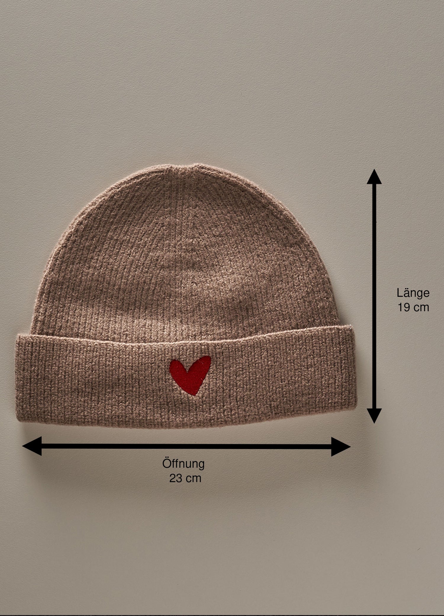 Strickwollmütze aus Merinowolle mit Herz Logo