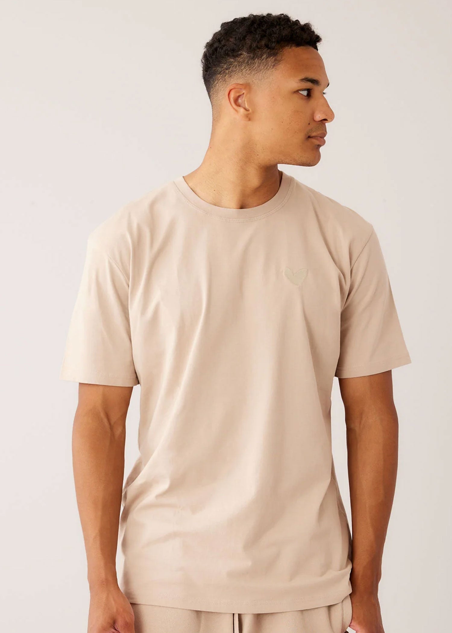 T-Shirt mit Ton in Ton Herz Logo