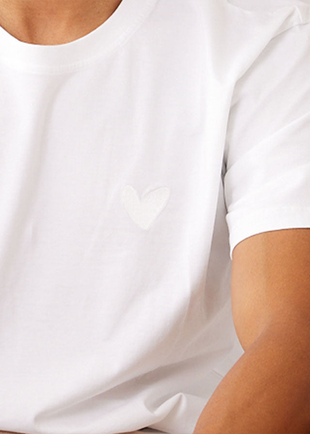 T-Shirt mit Ton in Ton Herz Logo