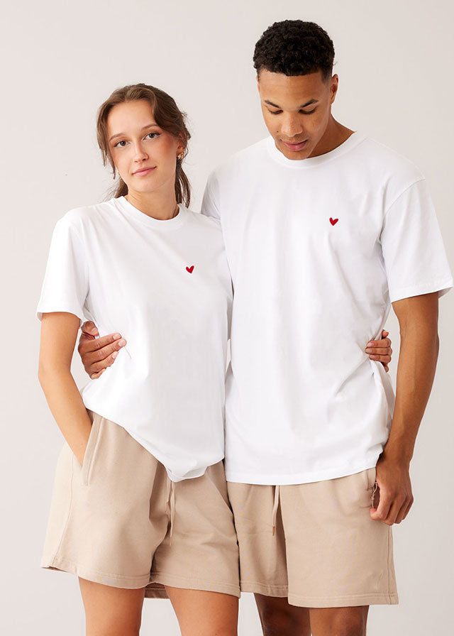 Rundhals T-Shirt mit Herz Logo