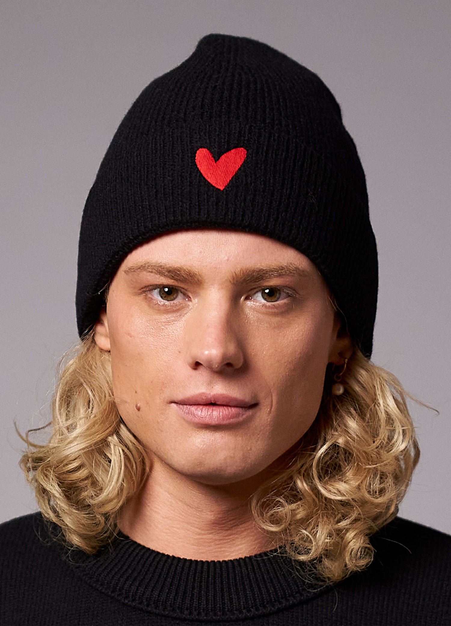 Strickwollmütze aus Merinowolle mit Herz Logo