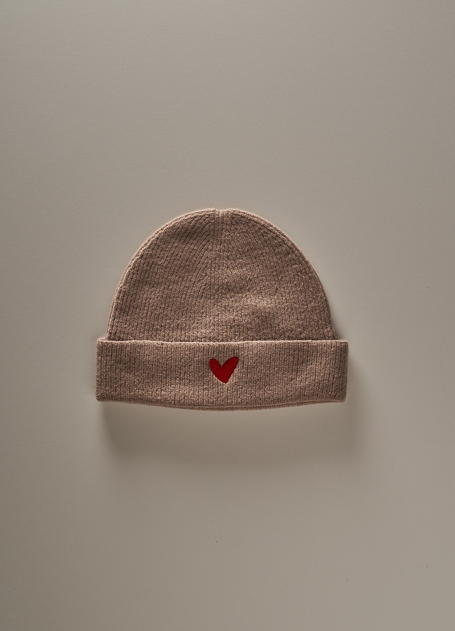 Strickwollmütze aus Merinowolle mit Herz Logo