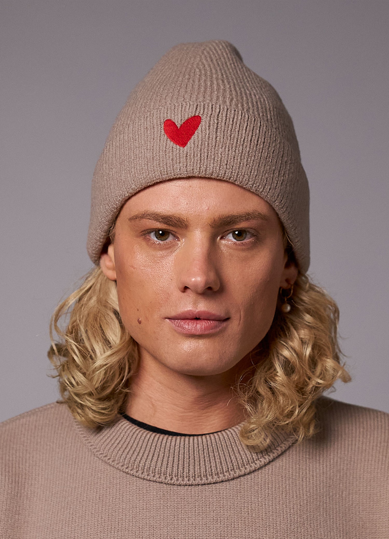 Strickwollmütze aus Merinowolle mit Herz Logo