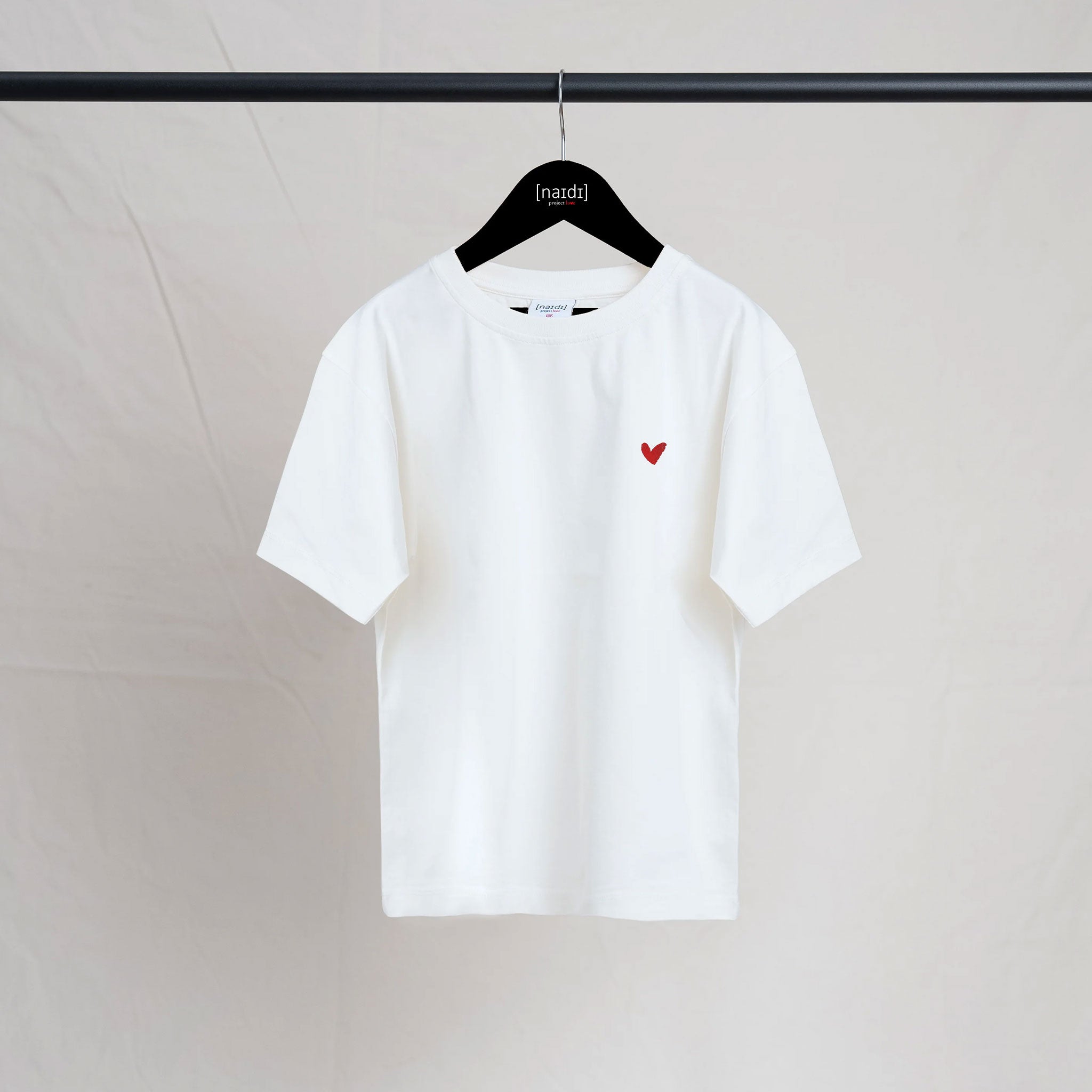 Kinder T-Shirt mit rotem Herz Logo - Gift