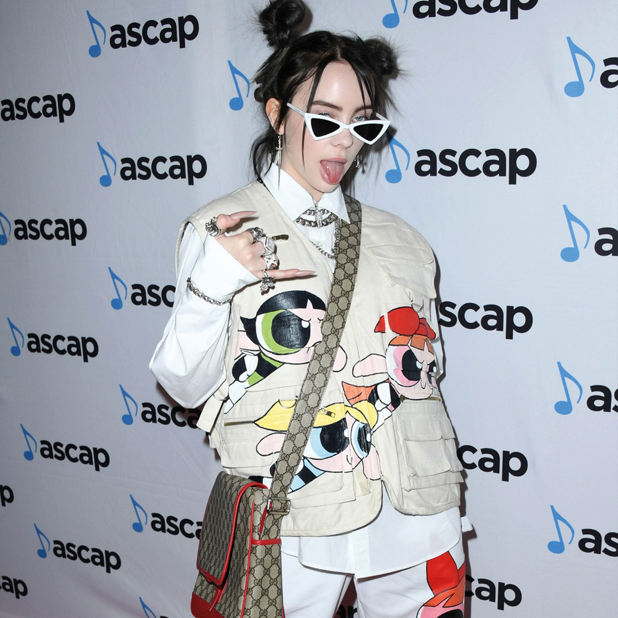 BILLIE EILISH: Ikonische Outfits