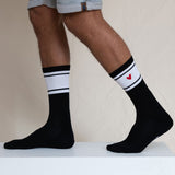 Gerippte Socken mit Herz Logo