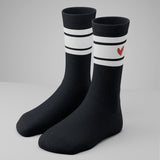 Gerippte Socken mit Herz Logo