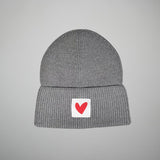 Gerippte Merino Wollmütze mit Herz Logo