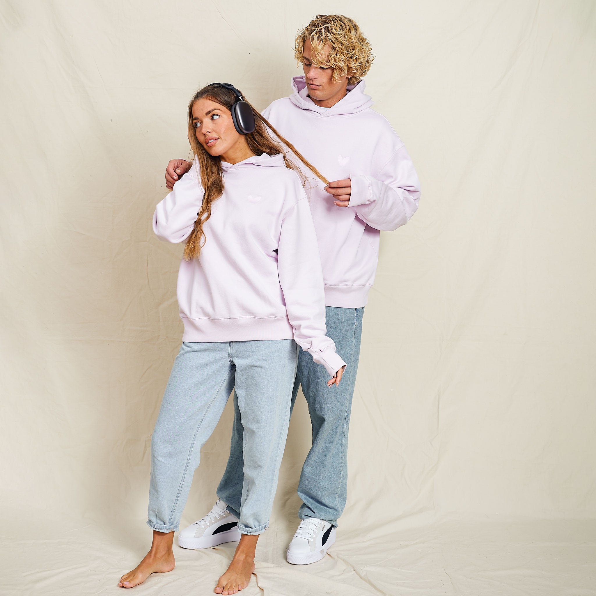 Oversized Hoodie mit Ton in Ton Herz Logo