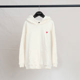 Kinder Hoodie mit rotem Herz Logo