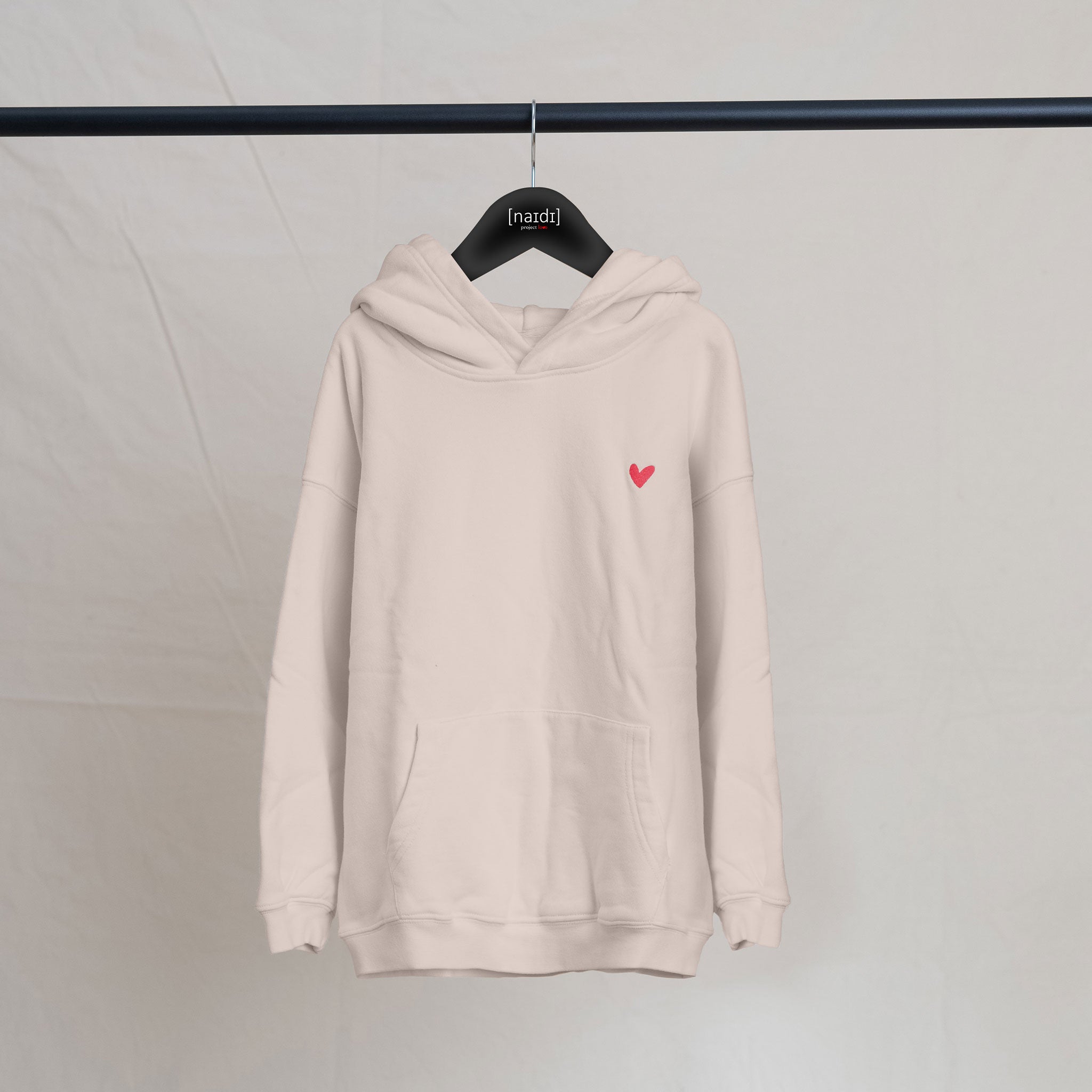 Kinder Hoodie mit rotem Herz Logo