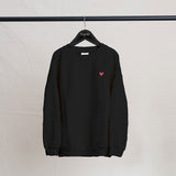 Kinder Sweatshirt mit rotem Herz Logo