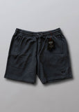 Premium Shorts mit Ton in Ton Herz Logo