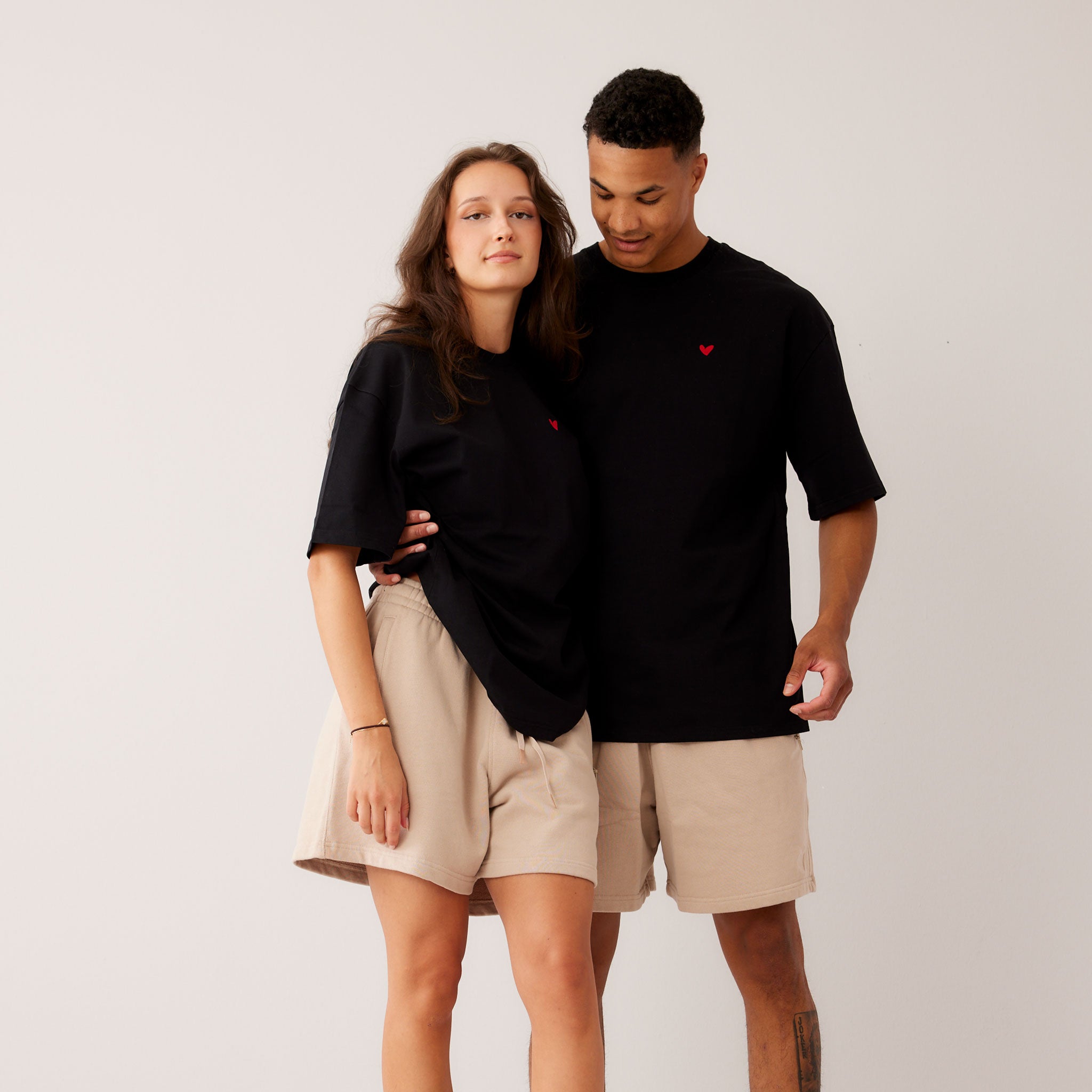 Oversized T-Shirt mit Herz Logo