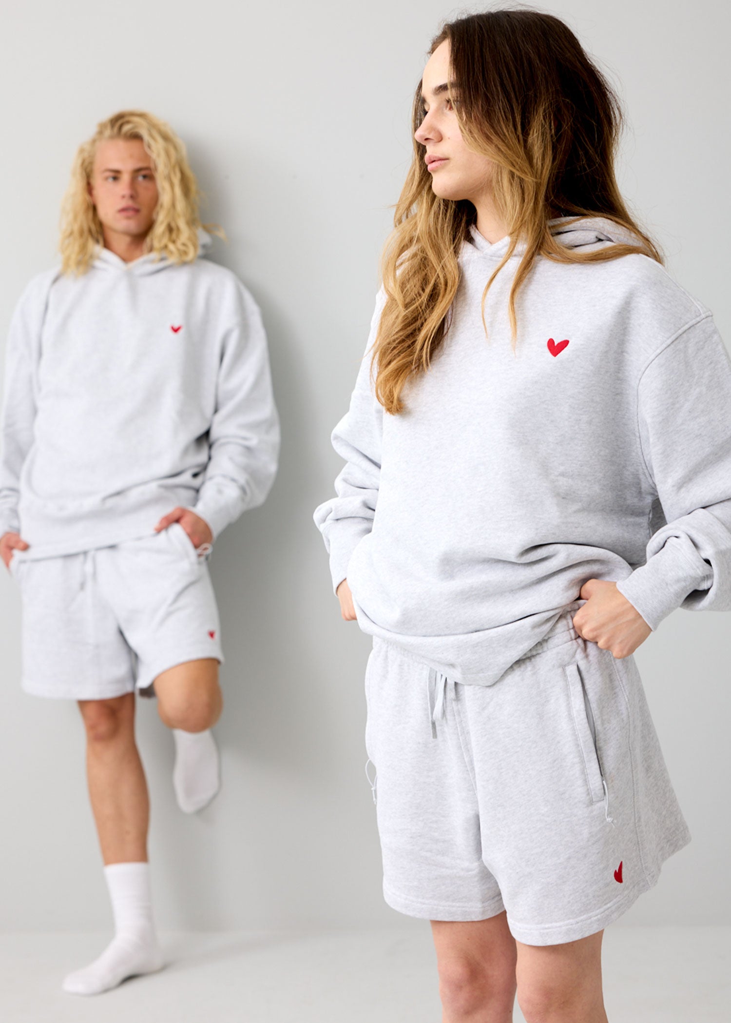 Oversized Hoodie mit Herz Logo