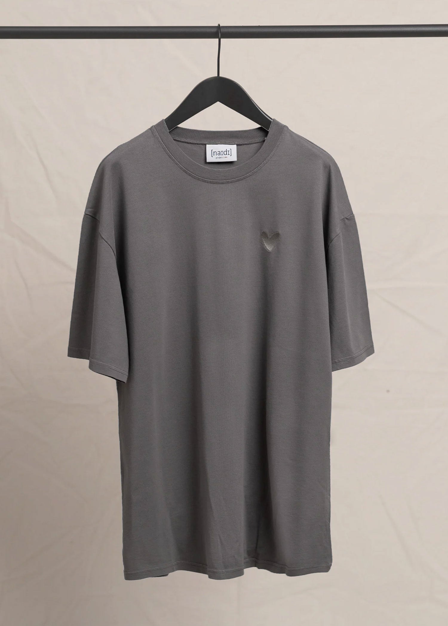 Oversized T-Shirt mit Ton in Ton Herz Logo