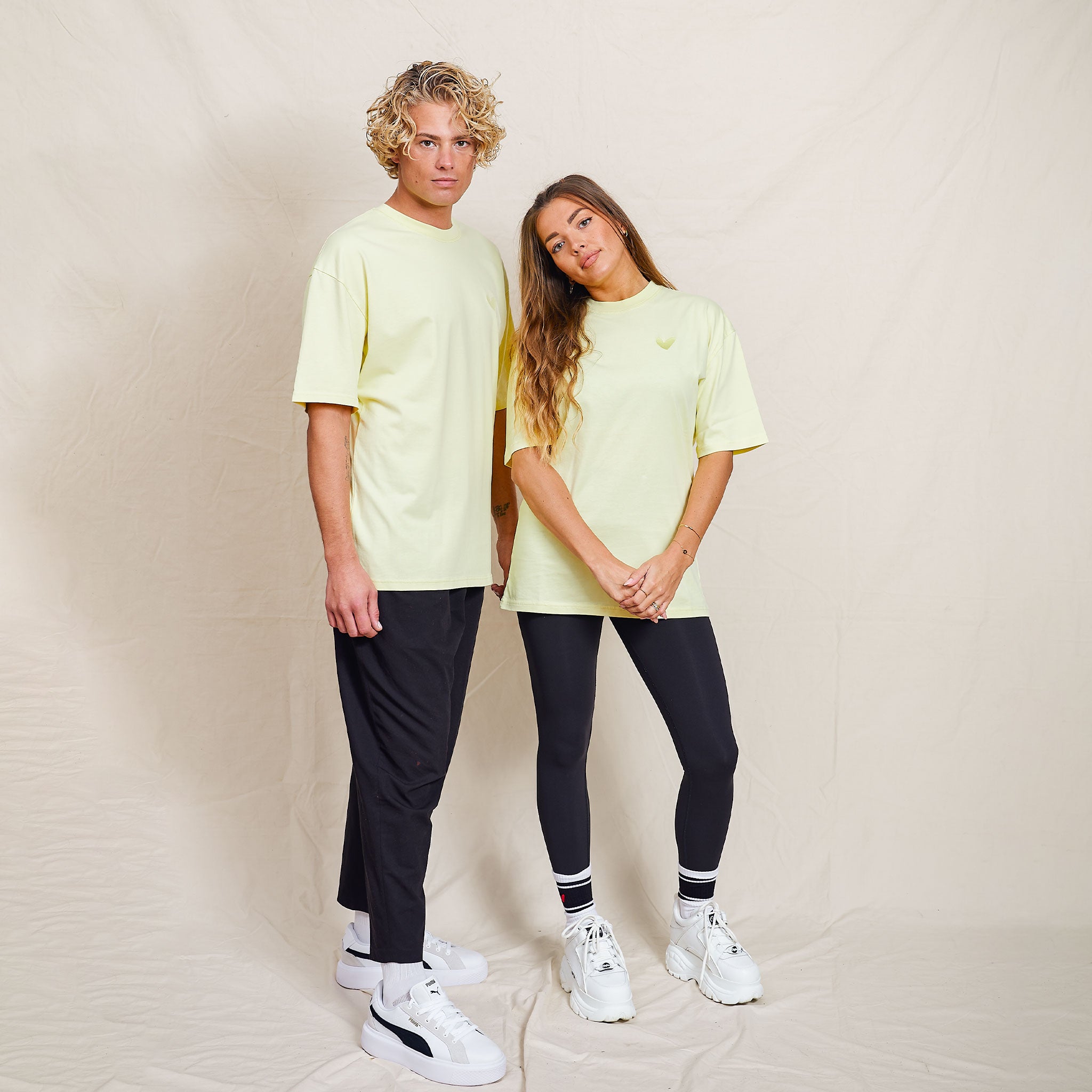 Oversized T-Shirt Light mit Ton in Ton Herz Logo