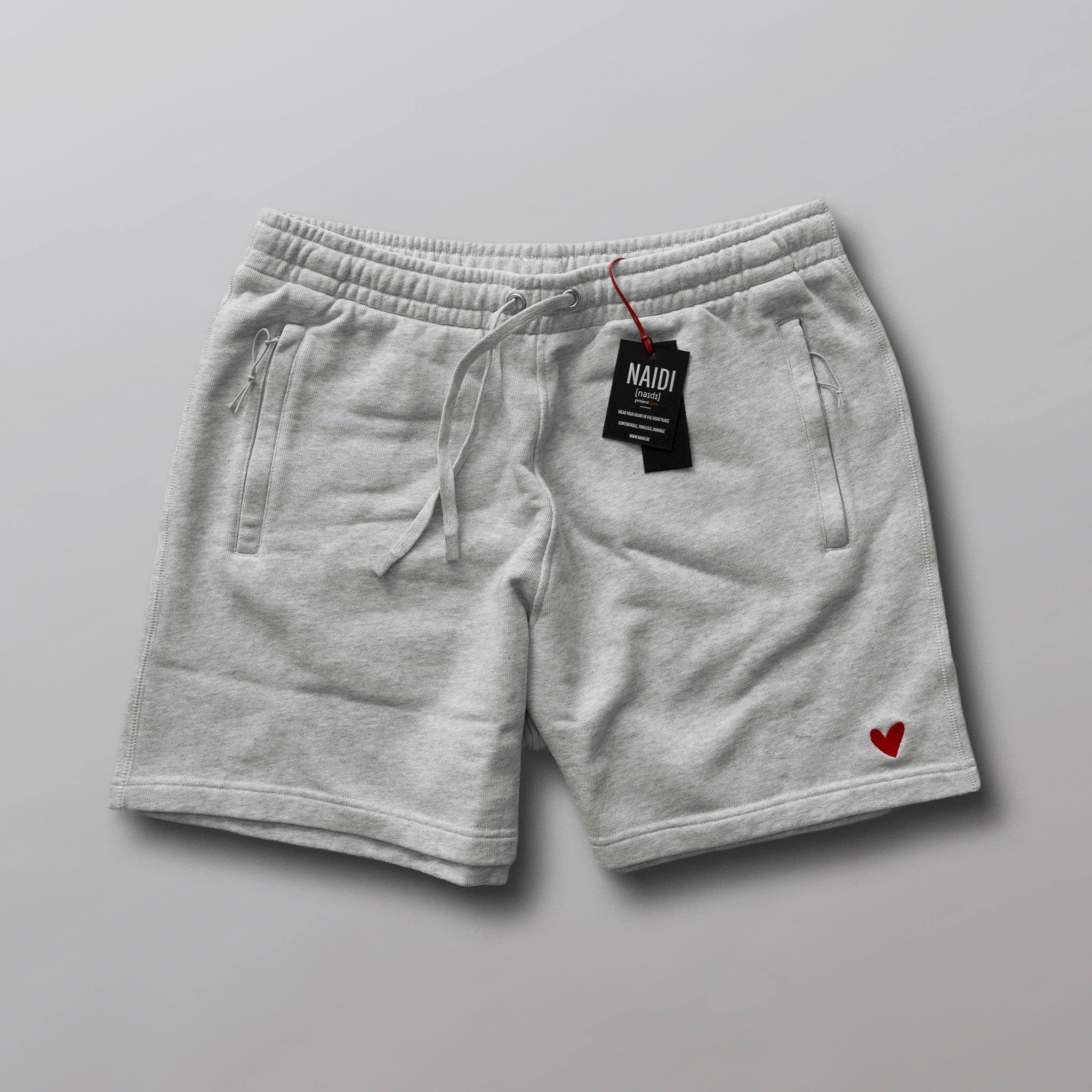 Premium Shorts mit Herz Logo