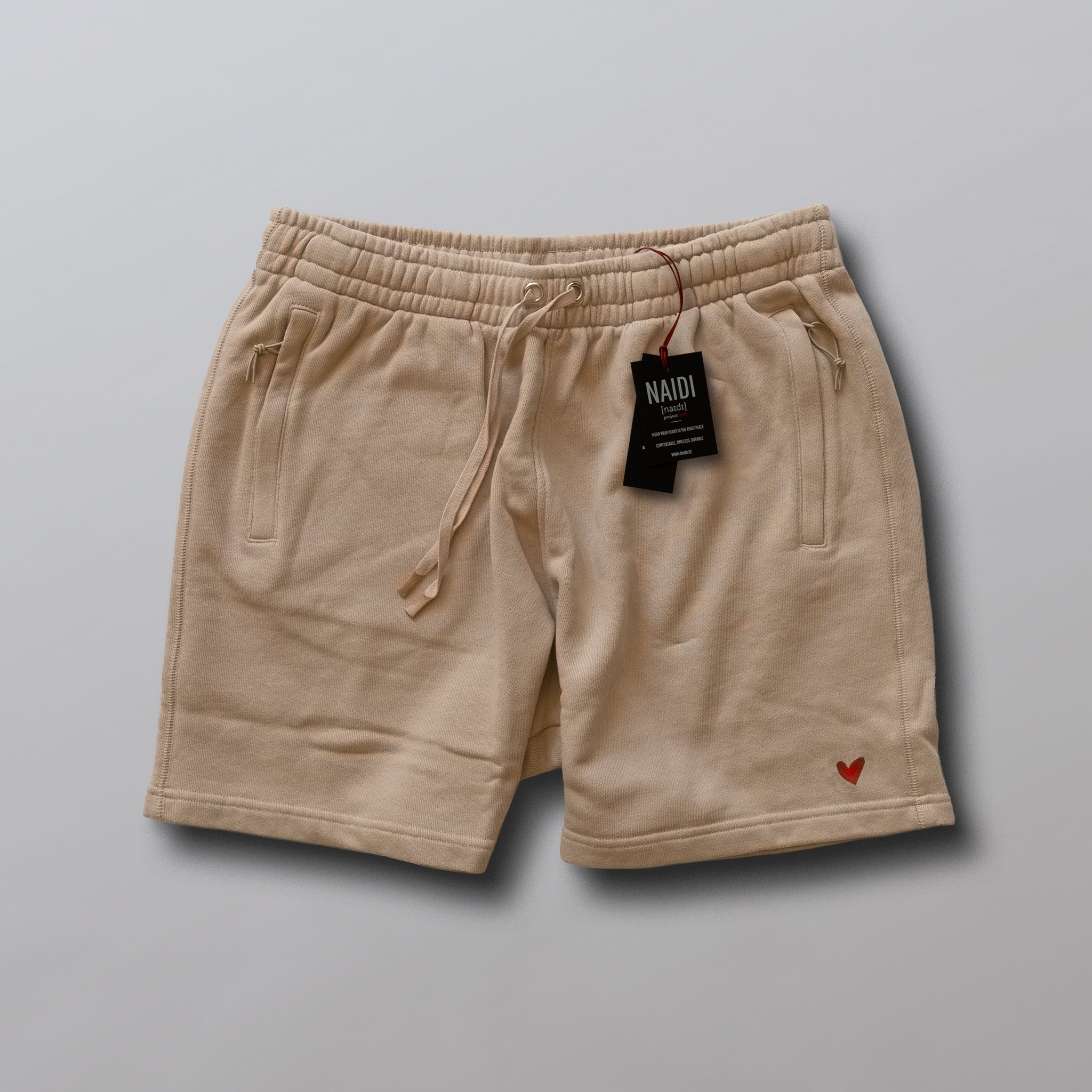 Premium Shorts mit Herz Logo
