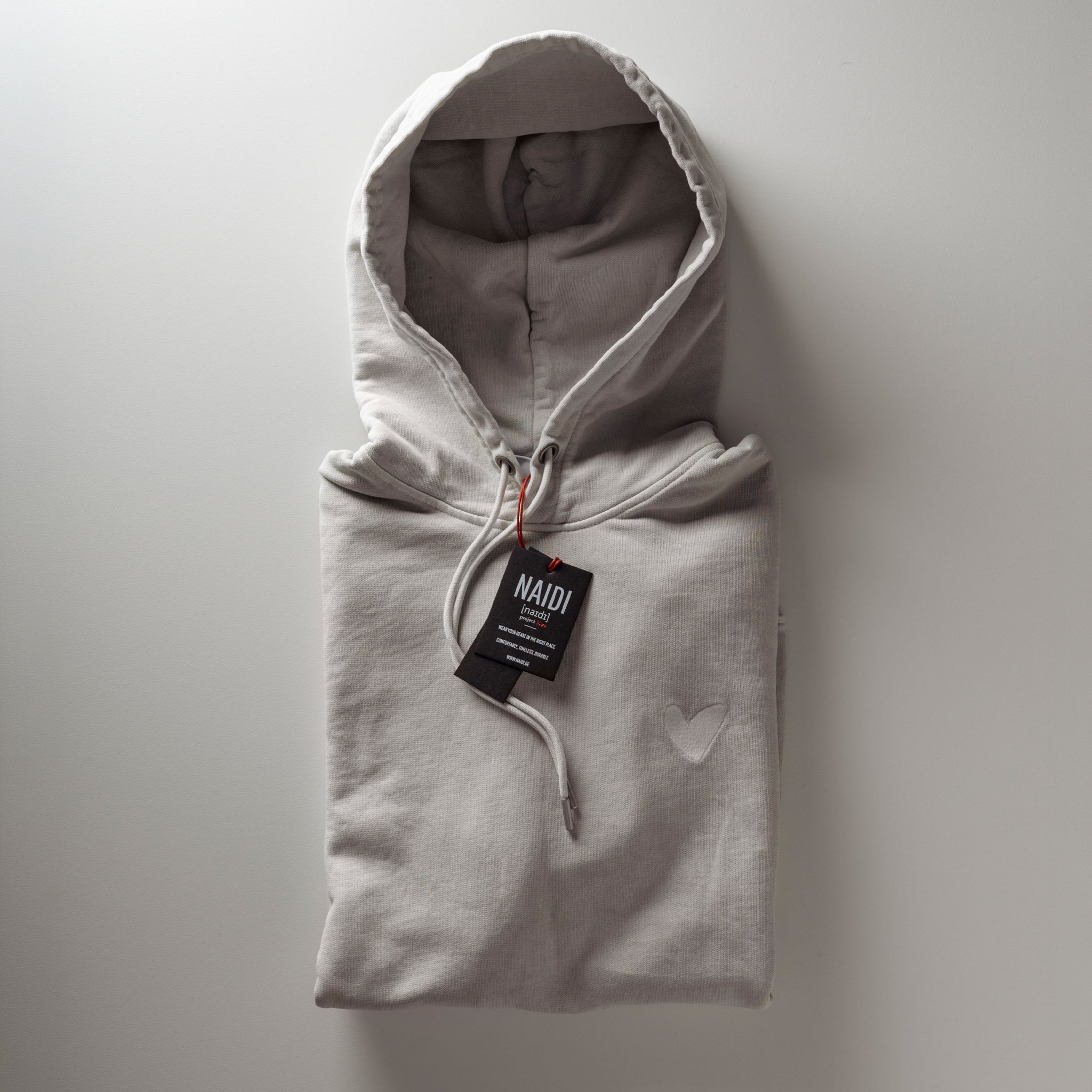 Stone Washed Hoodie mit Herz Logo Tonal