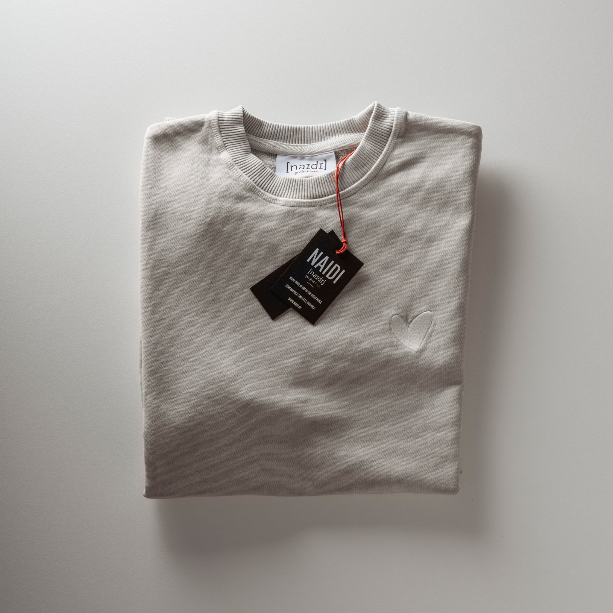 Stone Washed Sweatshirt mit Herz Logo Tonal