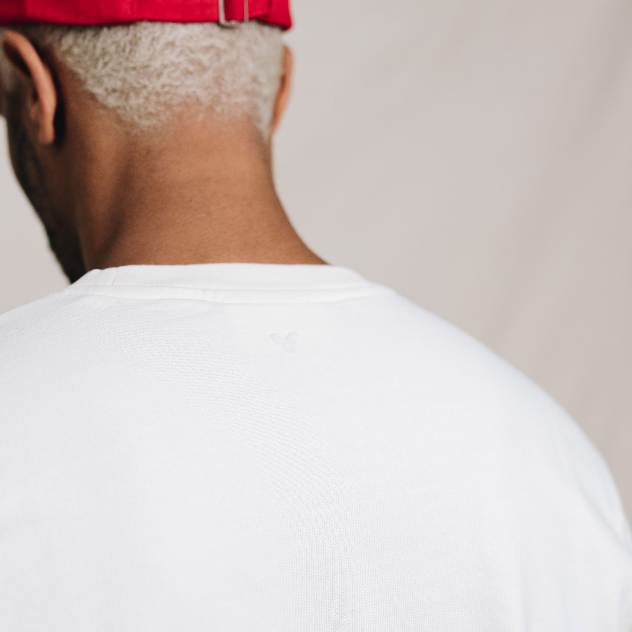 Sweatshirt mit Ton in Ton Herz Logo