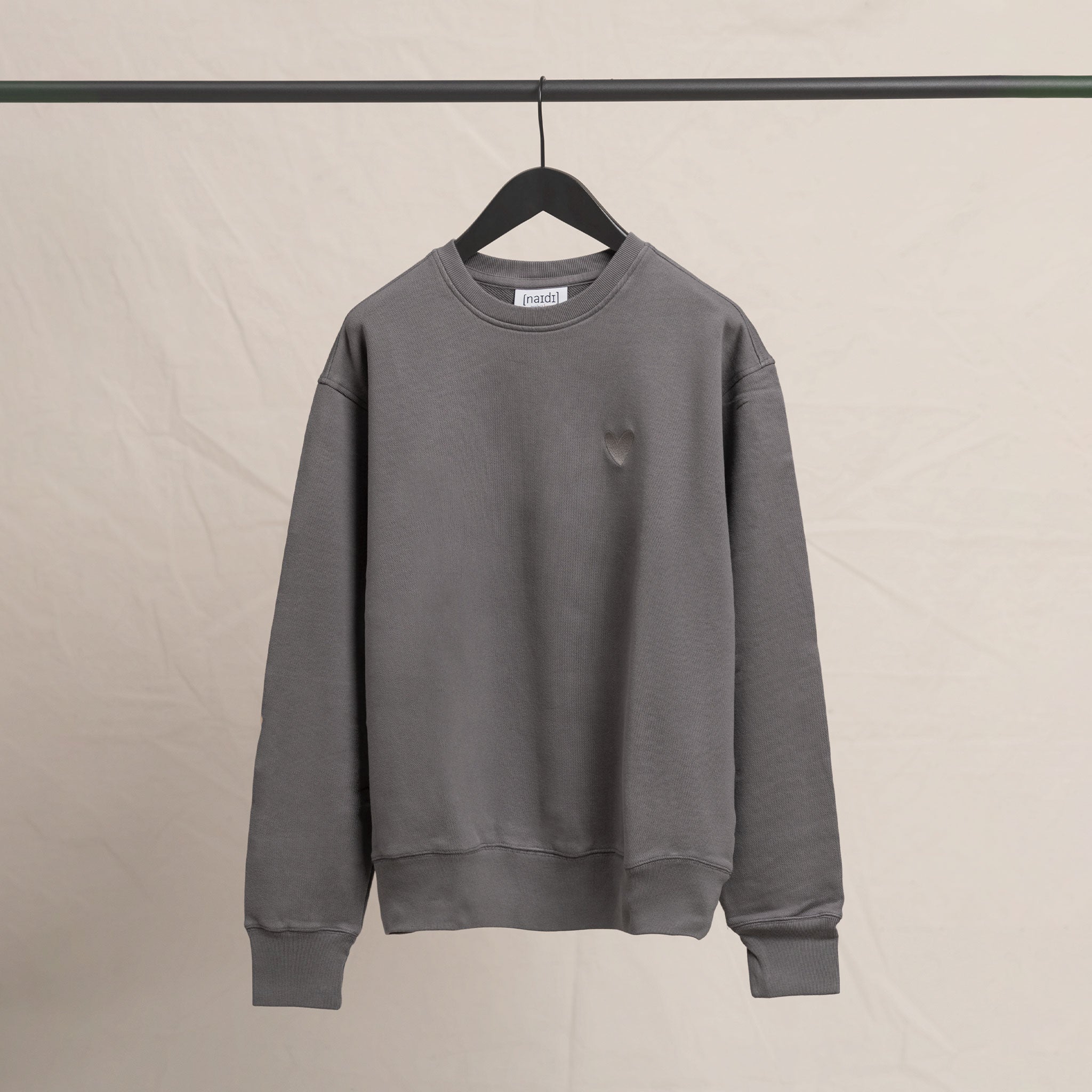 Oversized Sweatshirt mit Ton in Ton Herz Logo