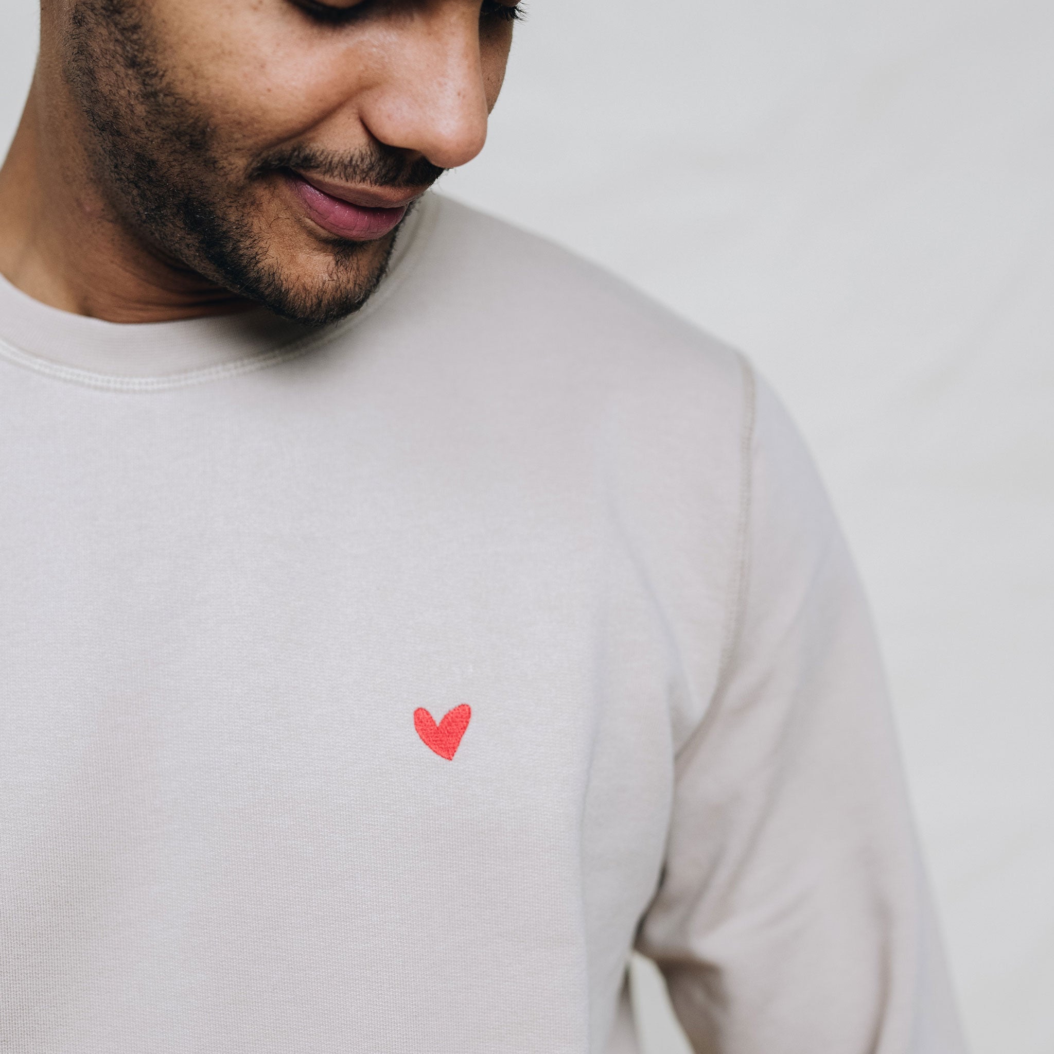 Sweatshirt mit Herz Logo