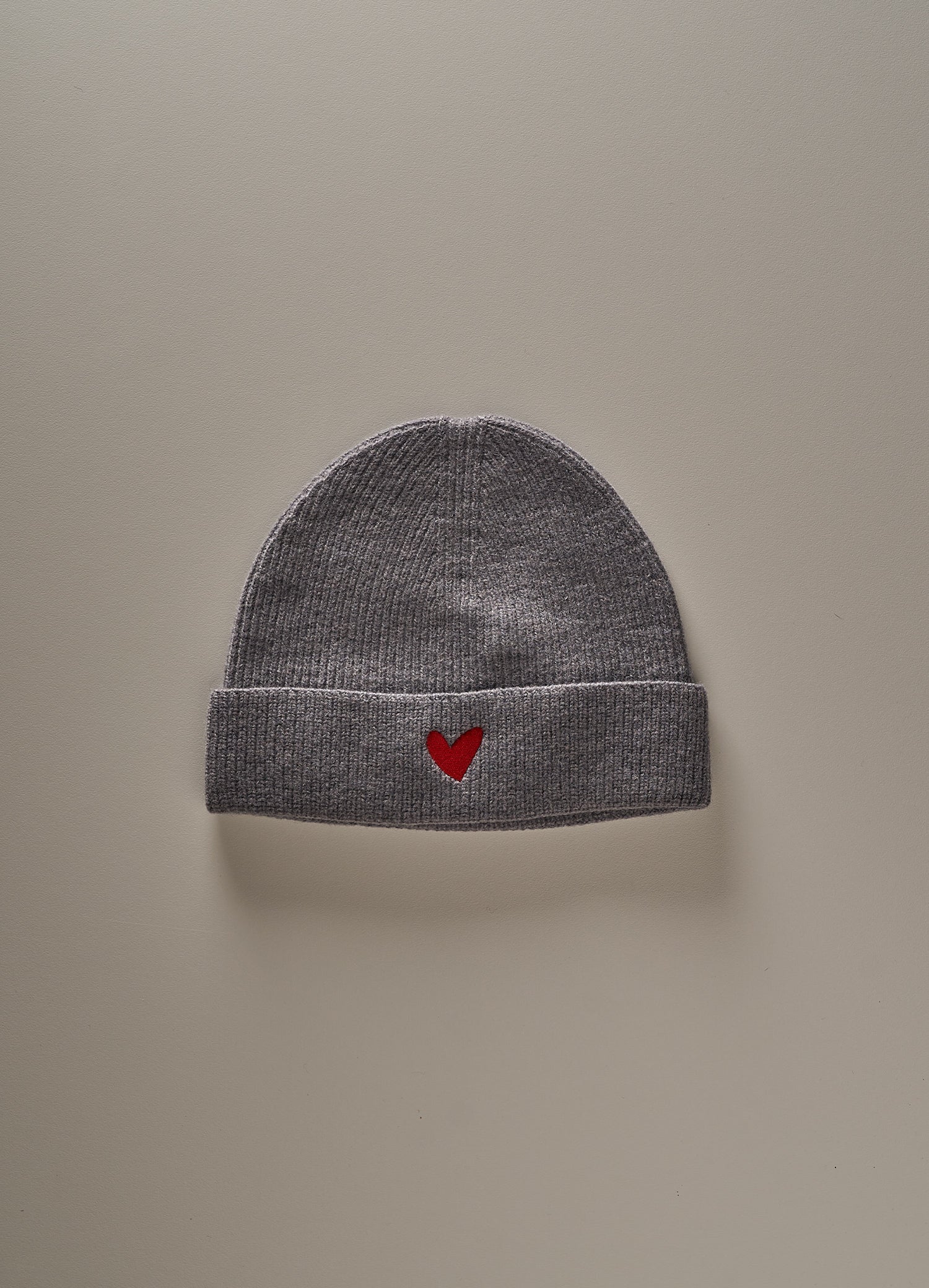 Strickwollmütze aus Merinowolle mit Herz Logo